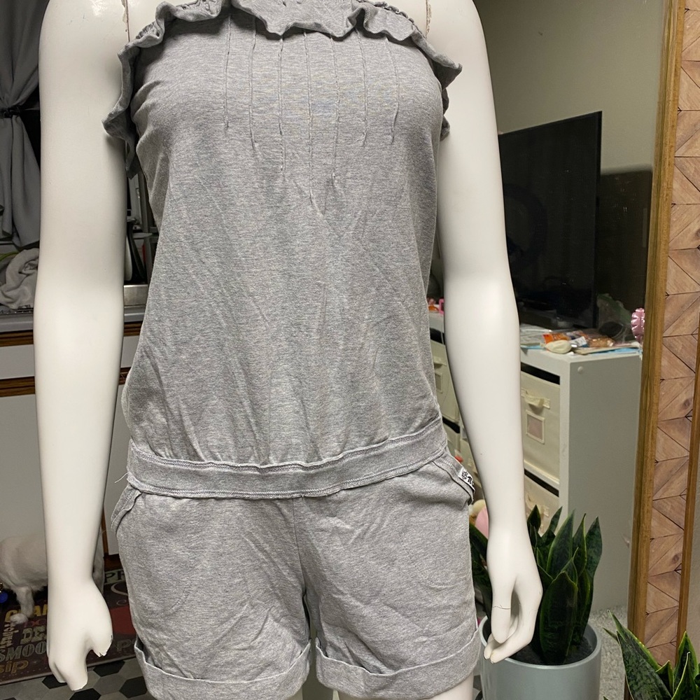 town and country T & C‎ Hawaii romper Gray 
Medium